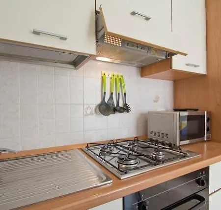 Vacanze Mirko Borgo Marina Apartman *