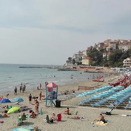 Vacanze Mirko Borgo Marina Apartment *
