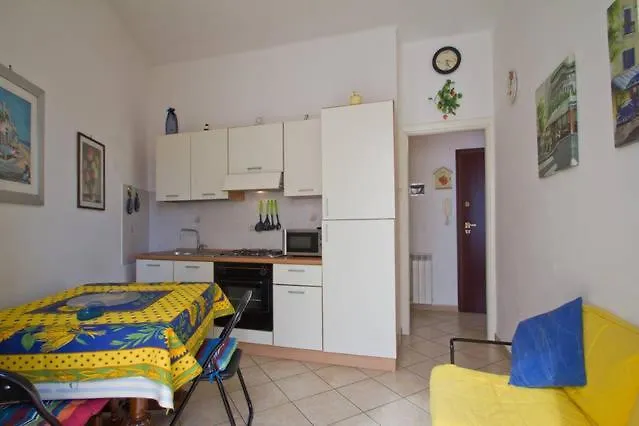 Vacanze Mirko Borgo Marina Apartment *