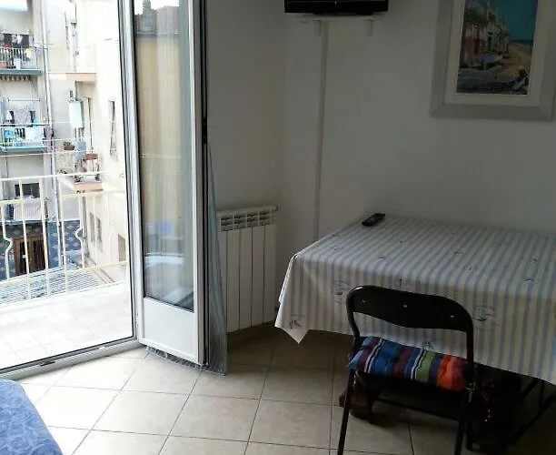 Vacanze Mirko Borgo Marina Imperia