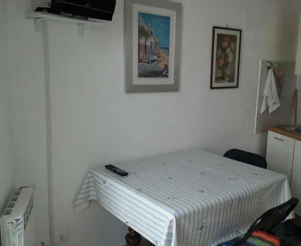 Vacanze Mirko Borgo Marina Imperia