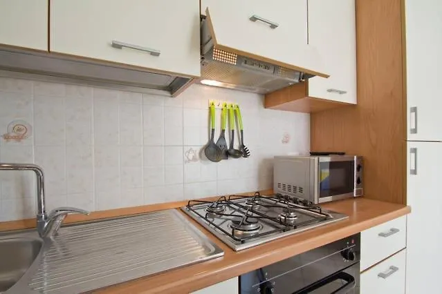 Vacanze Mirko Borgo Marina Lägenhet *